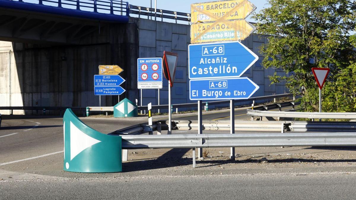 La señalización para orientar y guiar a los conductores afectados por las obras en la carretera de Castellón
