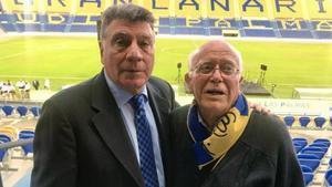 Segundo Almeida con Miguel Ángel Brindisi en el Estadio de Gran Canaria.