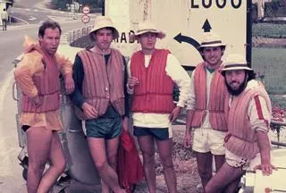 «O río que nos move»: la aventura de los cinco jóvenes que, en 1985, recorrieron en canoa los 317 kilómetros del Miño