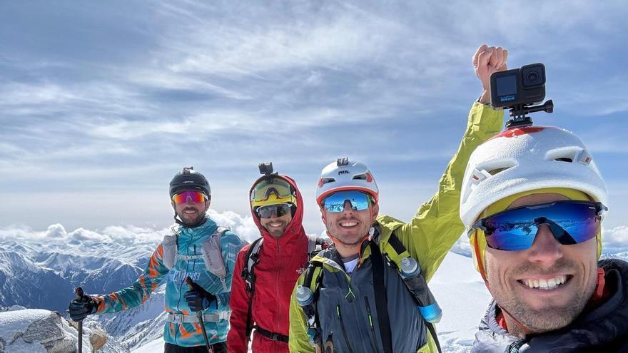 La travessa de quatre joves de cap a cap del Pirineu