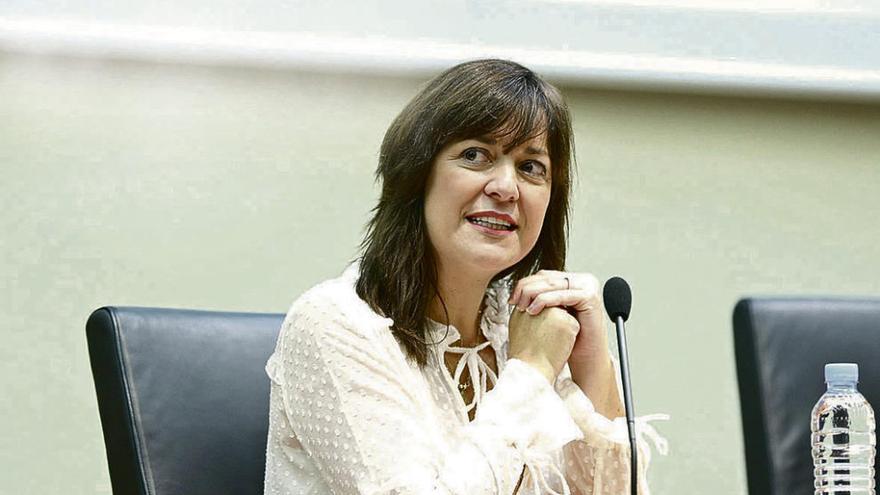 La coordinadora de Empleabilidad de AECOC, Guillermina Bastida, en una conferencia.