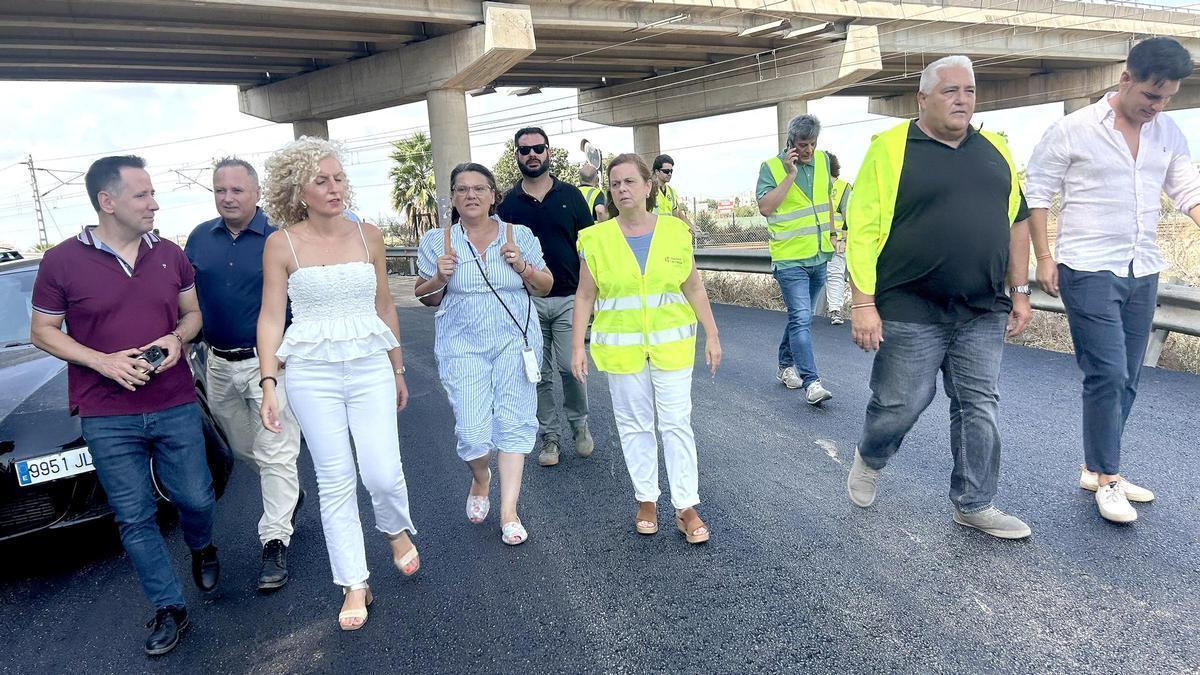 Reme Mazzolari visita a las obras de la V-21 junto a los alcaldes de las localidades implicadas.