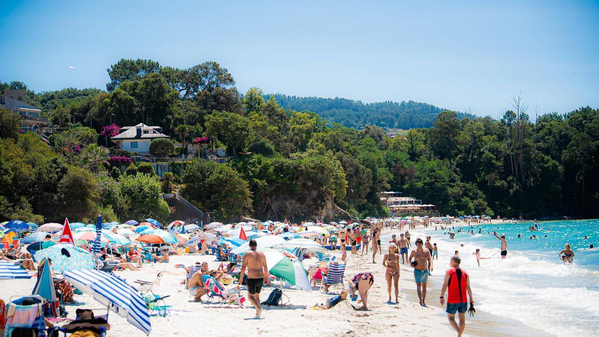 Las playas pontevedresas están a tope.