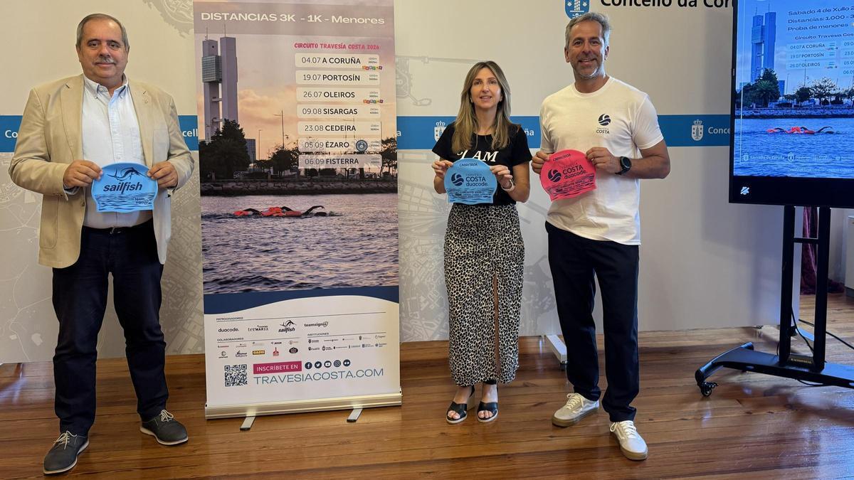 Presentación de la Travesía Costa en el Concello de A Coruña.