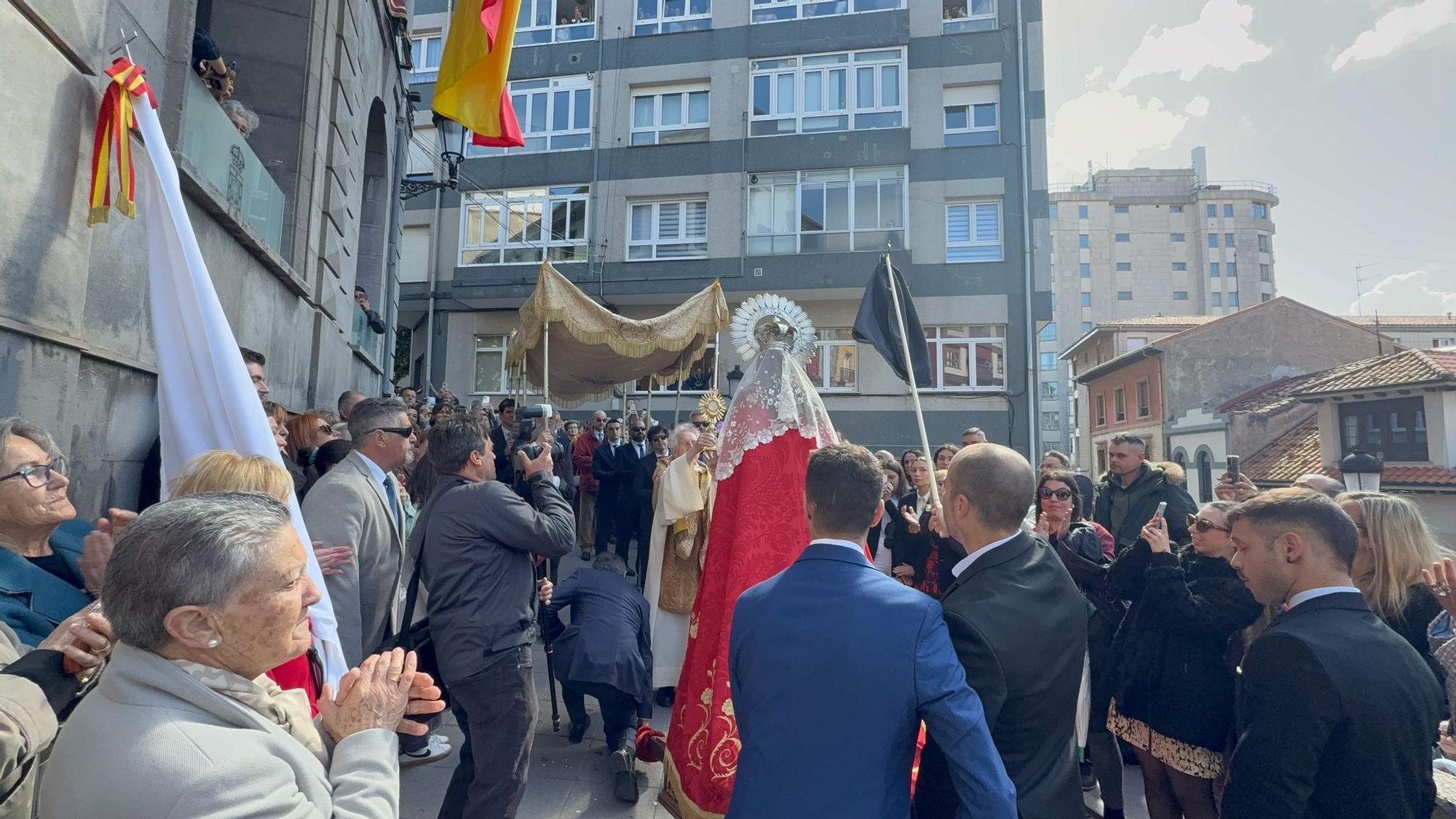 Así vivió Candas el cierre de su Semana Santa con la Procesion del Encuentro
