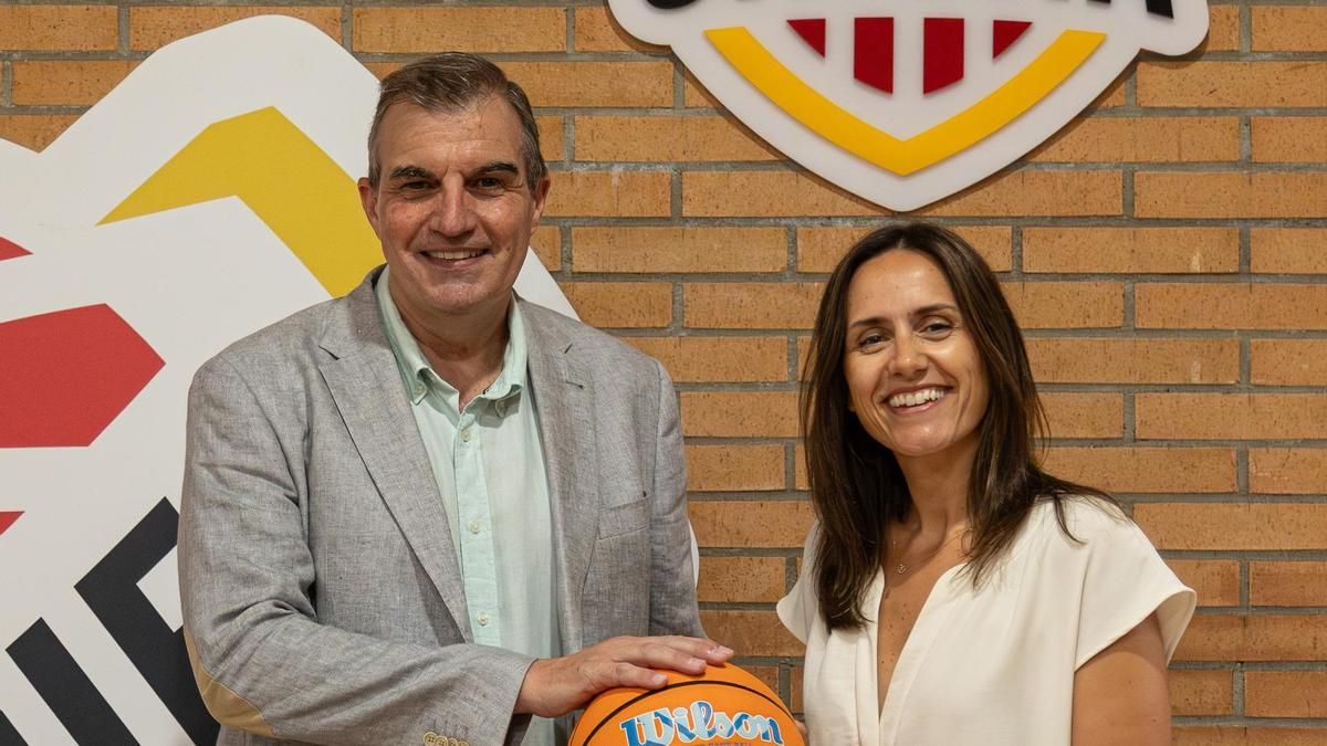 El gerent de l’Espai Gironès, Pau Jordà, i la CEO del Bàsquet Girona, Stefi Batlle.