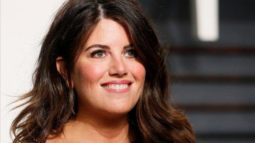 Lewinsky se va de una entrevista al ser preguntada por Clinton