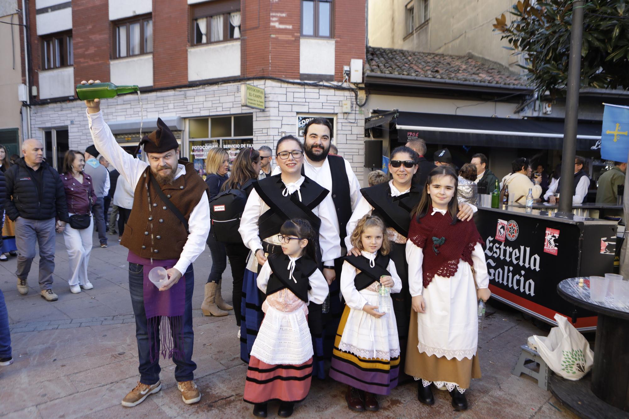 EN IMÁGENES: La localidad allerana de Moreda celebra San Martín, la fiesta de los Humanitarios