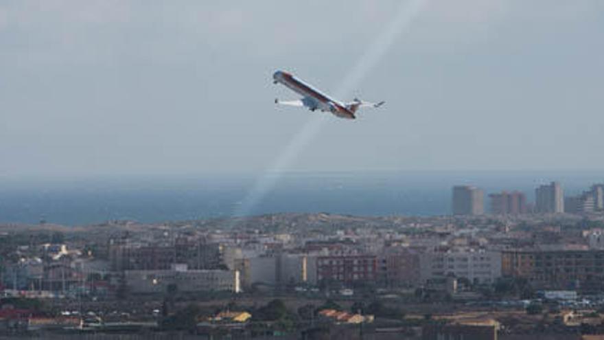 Insonorizan 37 casas del plan de aislamiento acústico del aeropuerto de Alicante-Elche