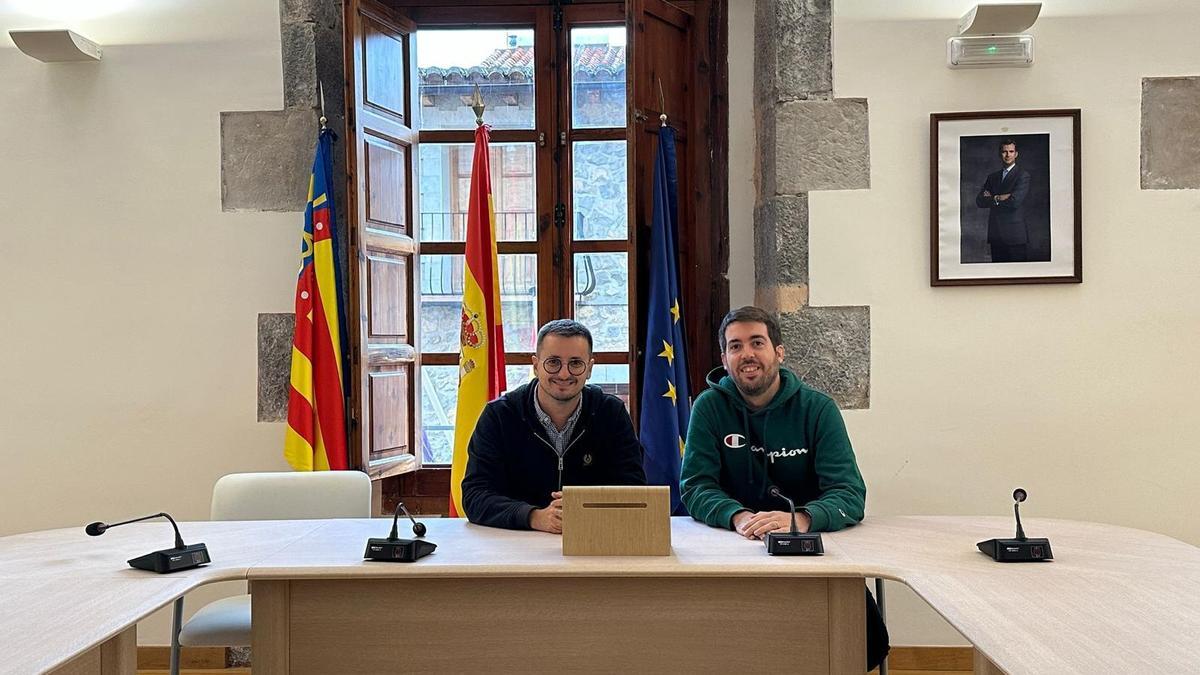 Firma del inicio del proceso entre ambas alcaldes