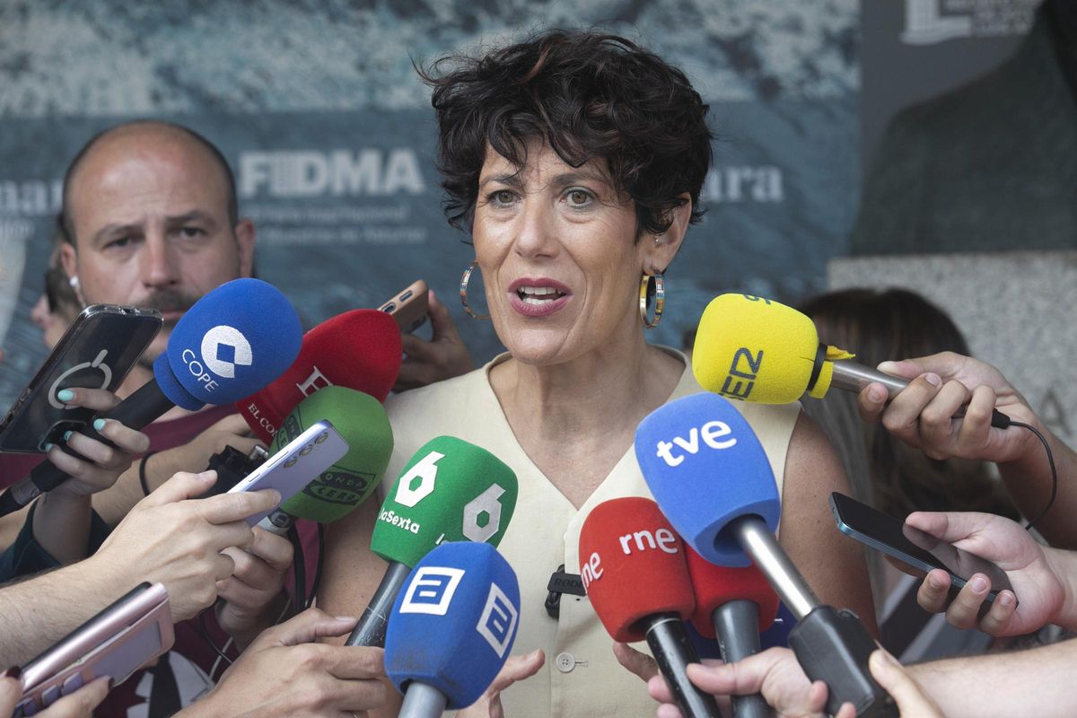 La ministra de Inclusión, Seguridad Social y Migraciones, Elma Saiz, a 6 de agosto de 2025, en Gijón, Asturias (España).