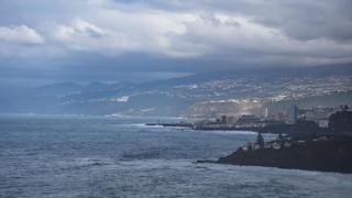 Nubes y probables lluvias débiles ocasionales este viernes en Tenerife