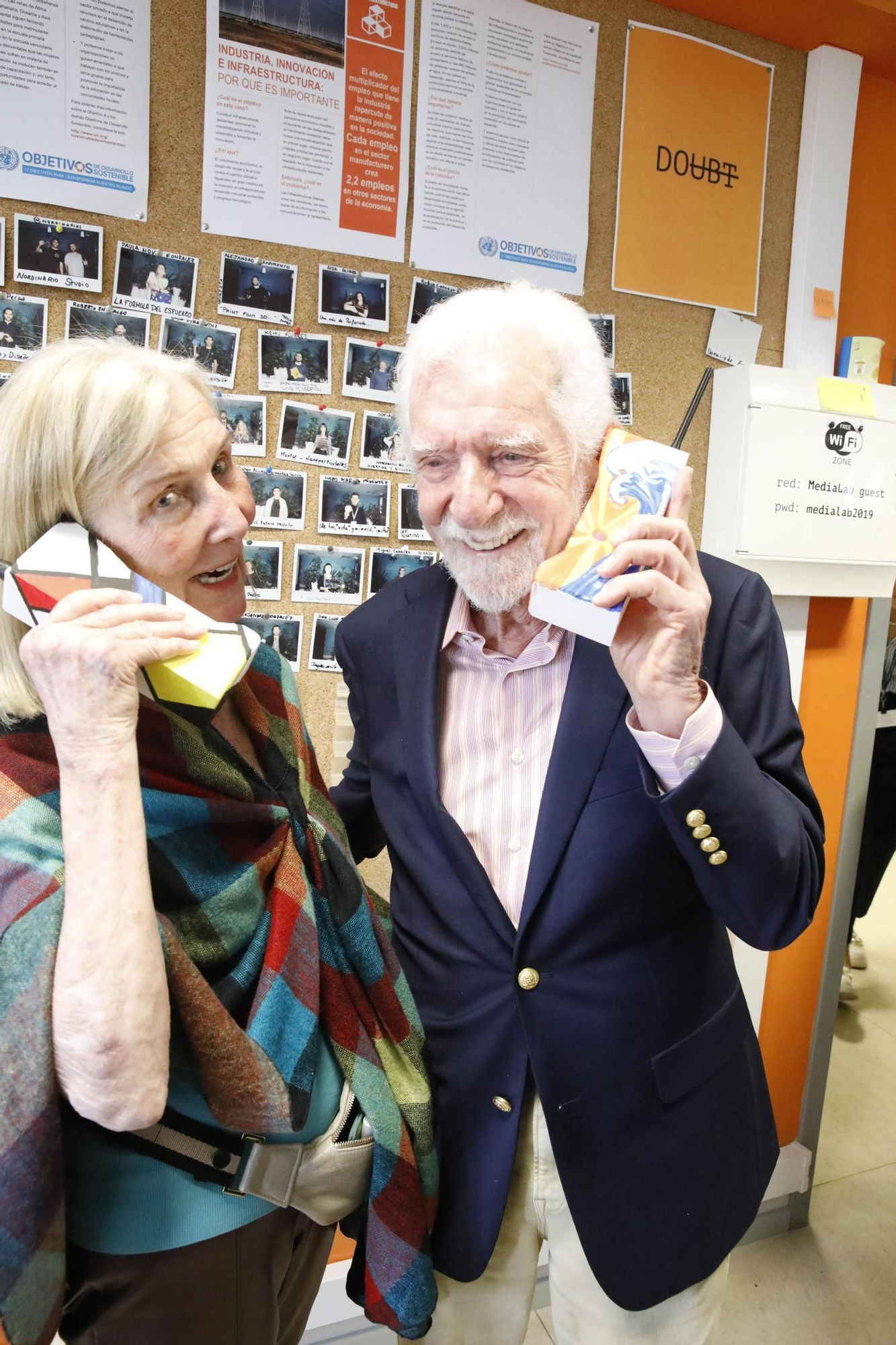 EN IMÁGENES: Así fue el encuentro con Martin Cooper en la EPI de Gijón