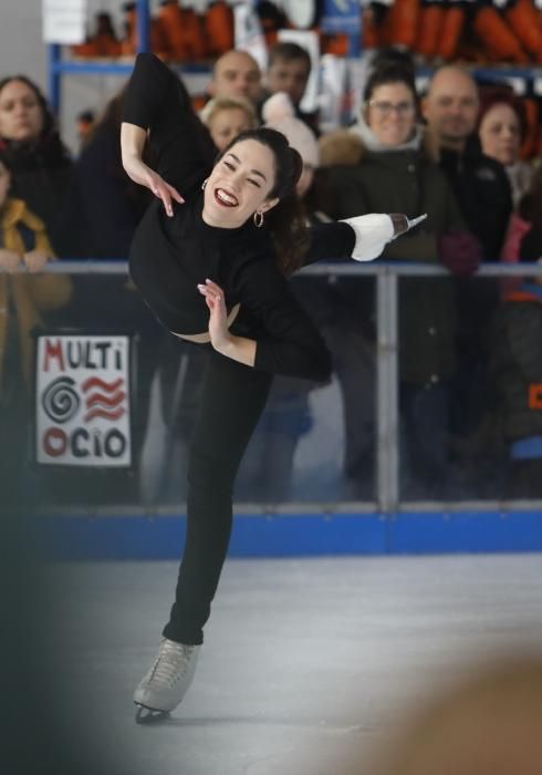 Exhibición de patinaje sobre hielo en Gijón