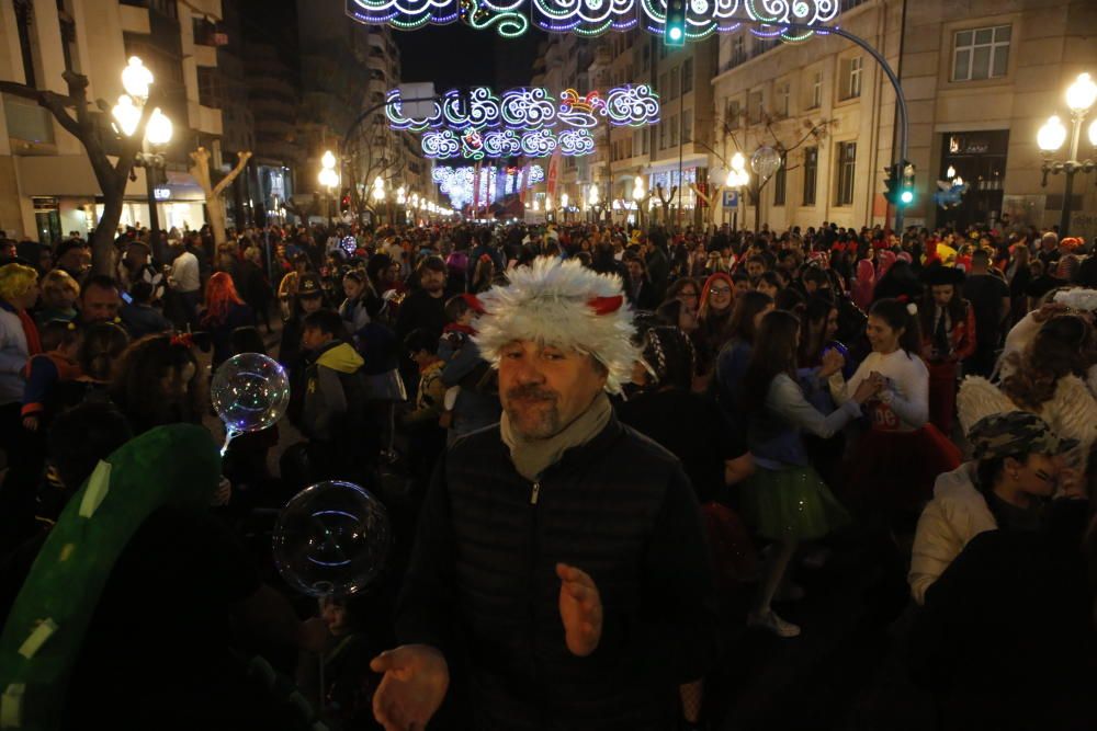 La Rambla de Alicante se llena de disfraces por el Carnaval 2019