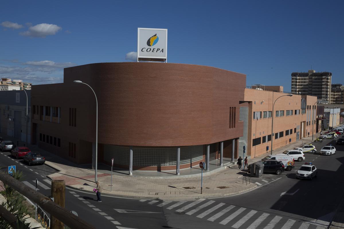 Imagen exterior del centro de oficios de la extinta patronal alicantina Coepa.