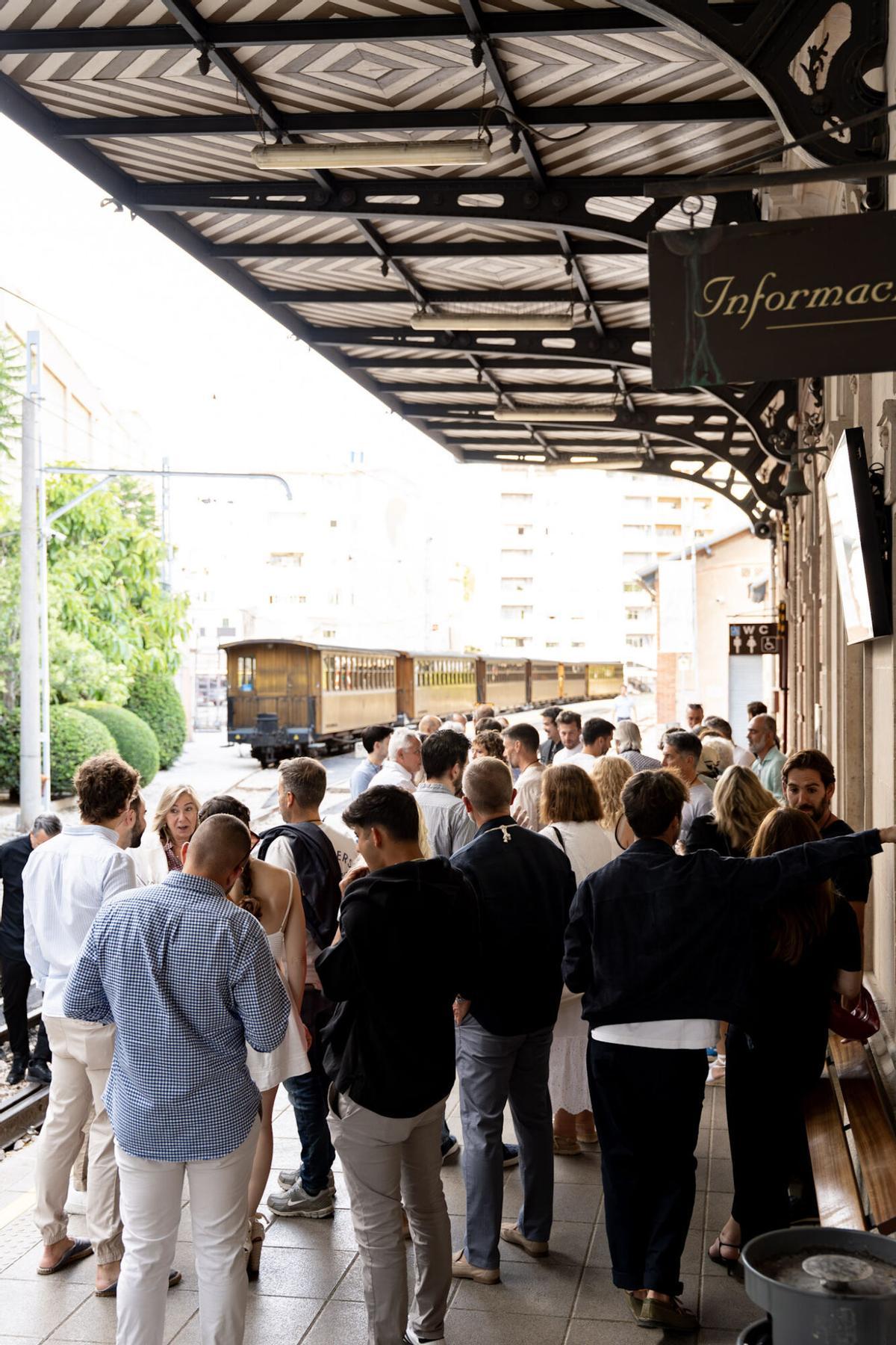 Los chefs Santi Taura y Javier Hoebeeck han elaborado el menú de Tramuntana Express, una cena de lujo organizada por Gastroevents Balears.