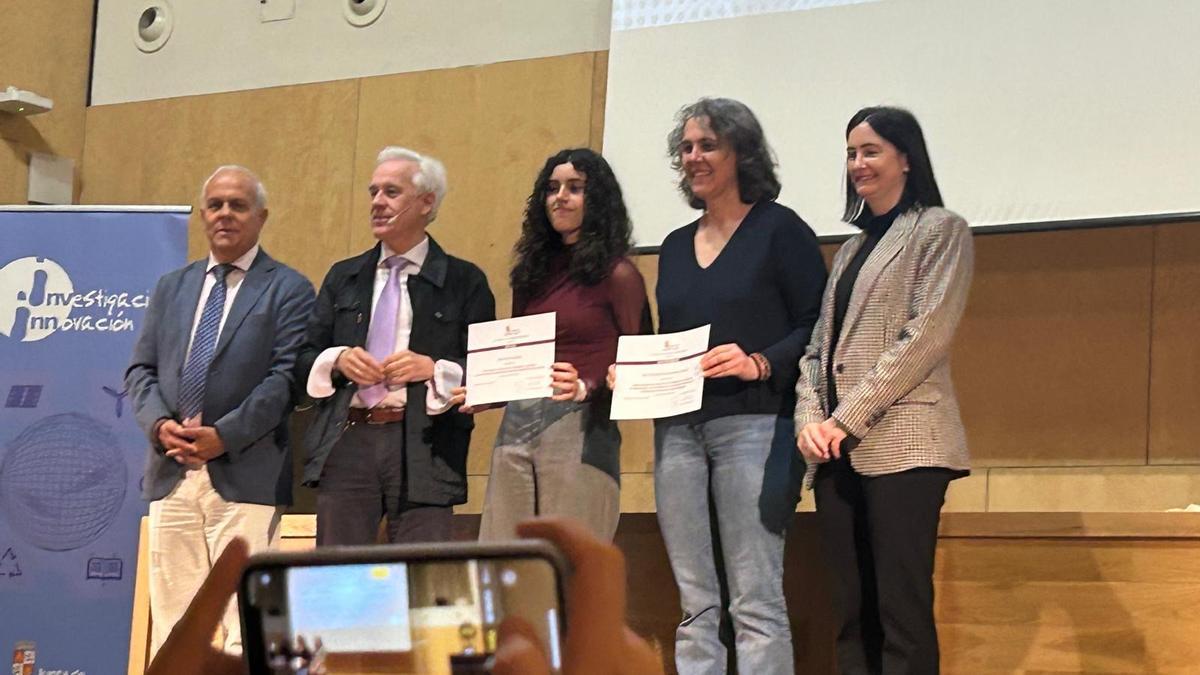 Momento de entrega de los premios.