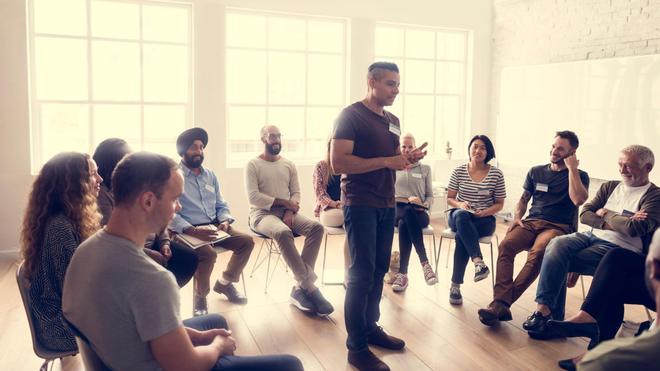 "En el debate público se habla mucho pero se escucha poco"