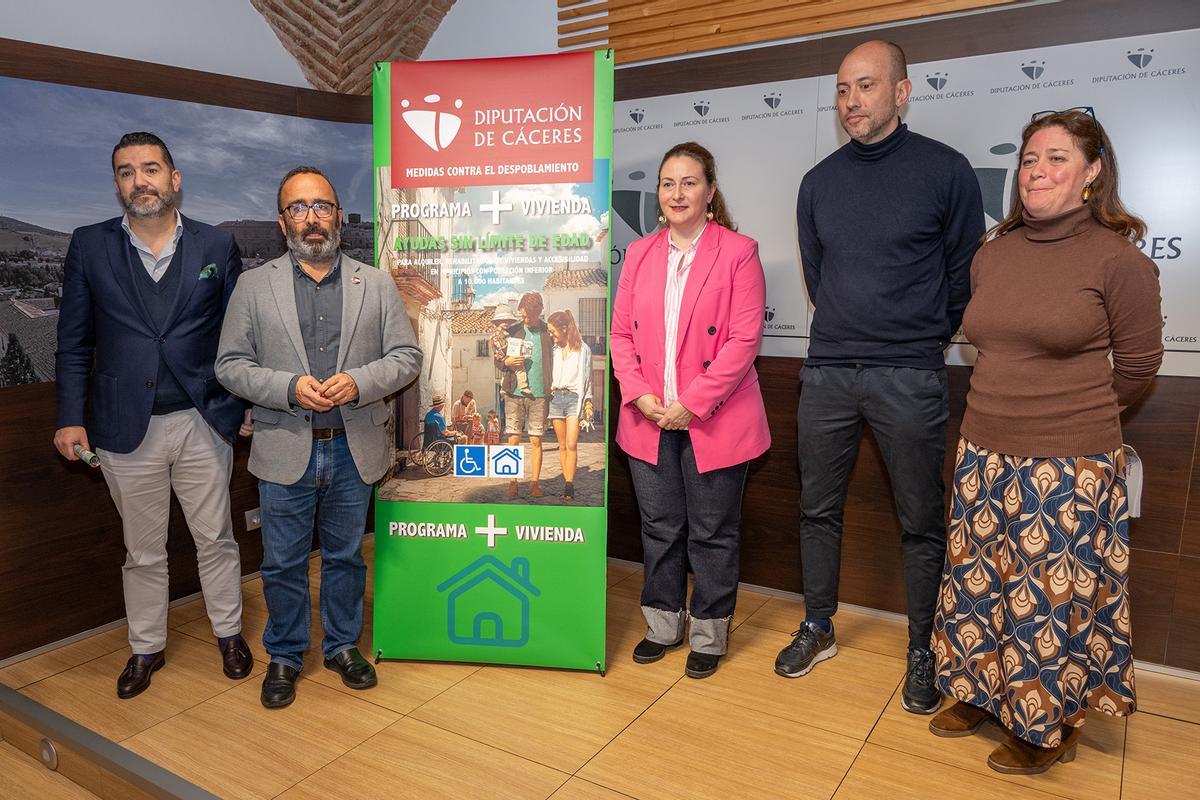 Presentación del programa 'Más Vivienda' de la Diputación de Cáceres.