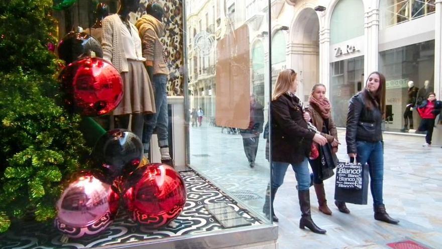 Los comercios ya preparan la campaña de Navidad.