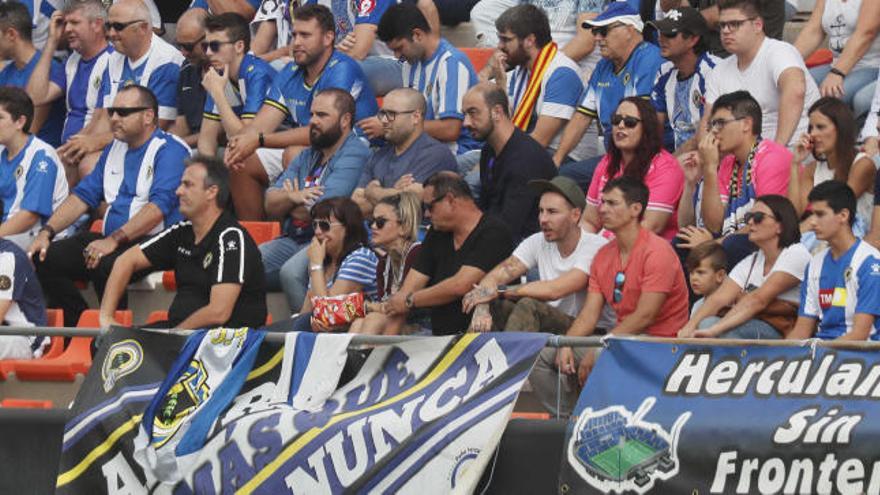 Aficionados del Hércules en el partido.