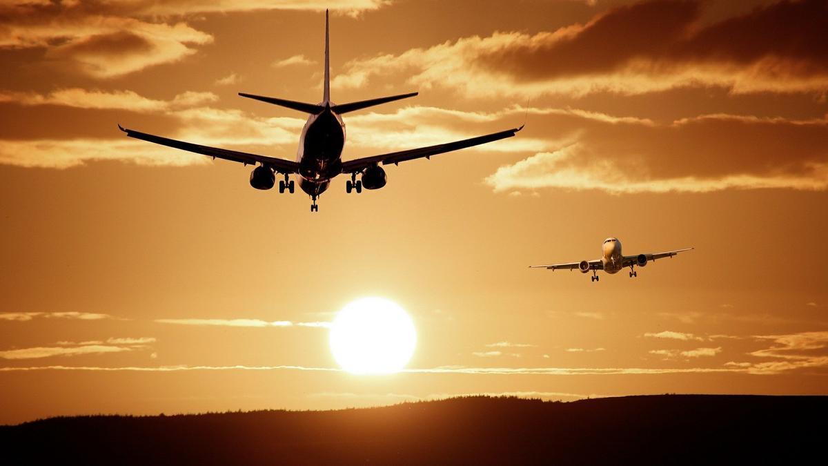 Greenpeace propone prohibir los vuelos cortos.