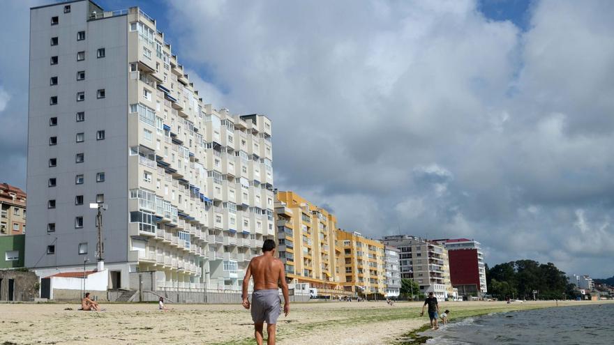 Pisos en primera 
línea de playa en
 Vilagarcía. |  
// NOÉ PARGA