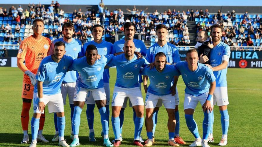 Alineación titular de la UD Ibiza esta temporada en Can Misses. | T.ESCOBAR