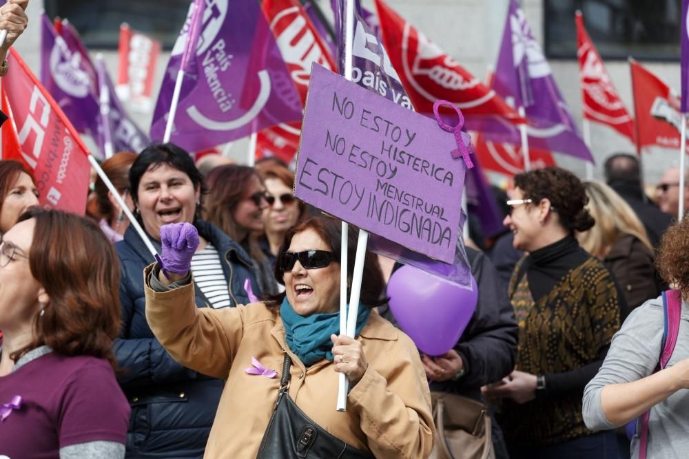 Piquete en el centro de Alicante por la huelga feminista