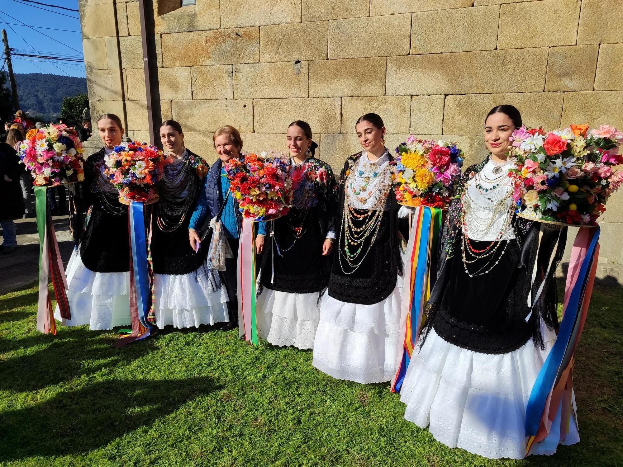 La Danza de las Flores conquista Aldán