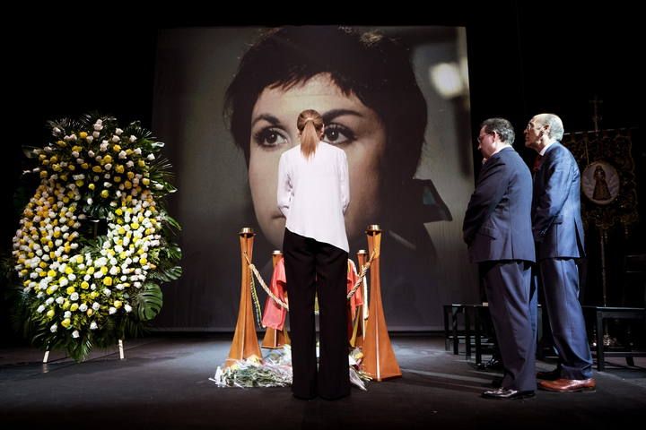 CAPILLA ARDIENTE EN EL TEATRO DE LA LATINA