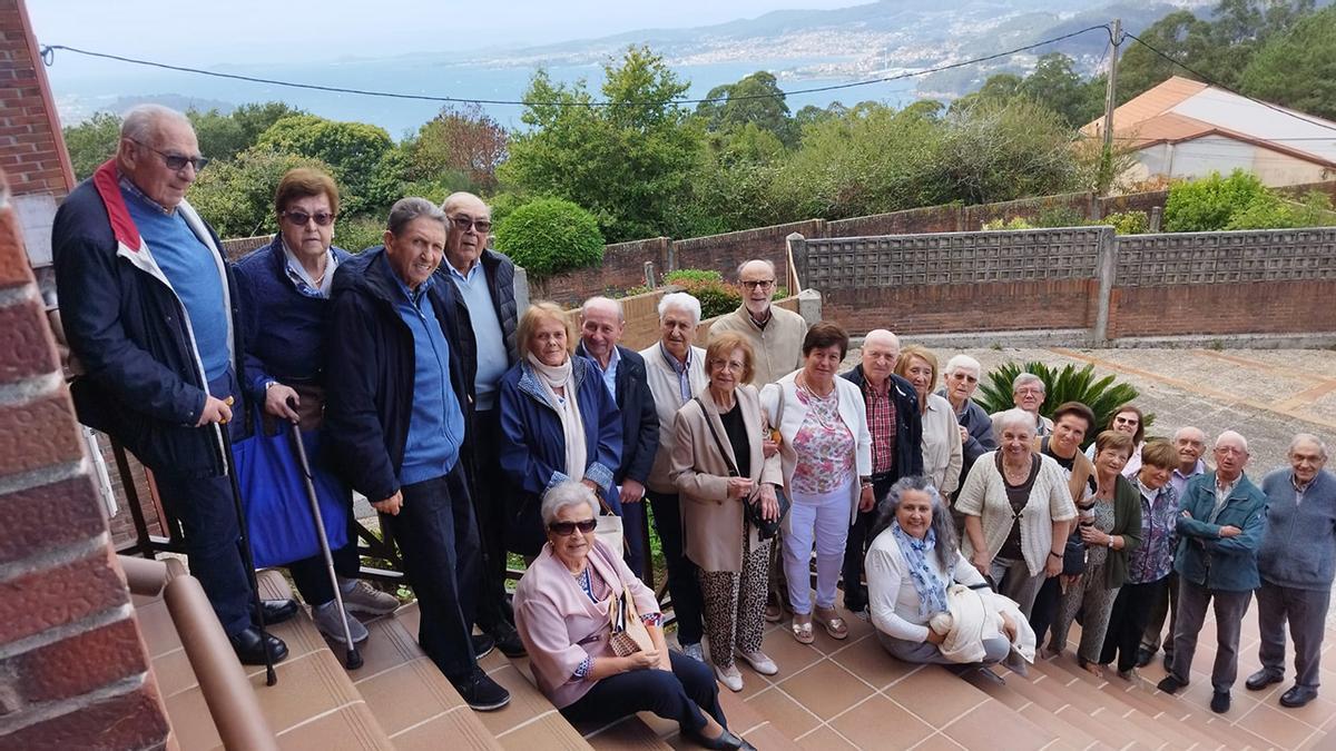 Miembros de la asociación de Antiguos Alumnos Salesianos celebrando su convivencia anual en Trasmañó