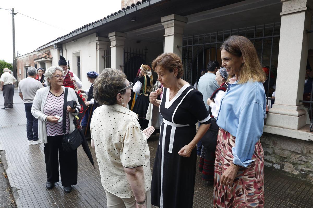 La misa y procesión del barrio de Jove, en imágenes La misa y procesión del barrio de Jove, en imágenes
