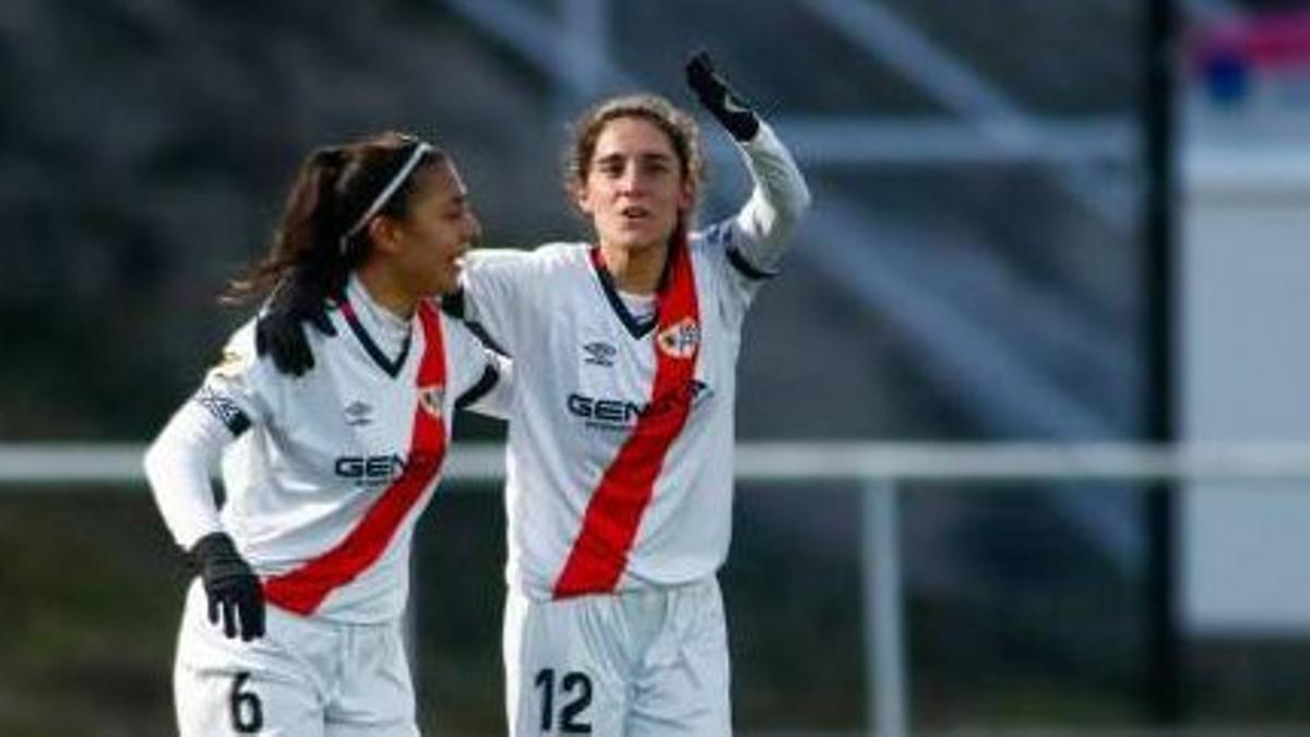 Foto de la centrocampista celebrando un gol para el Rayo Vallecano