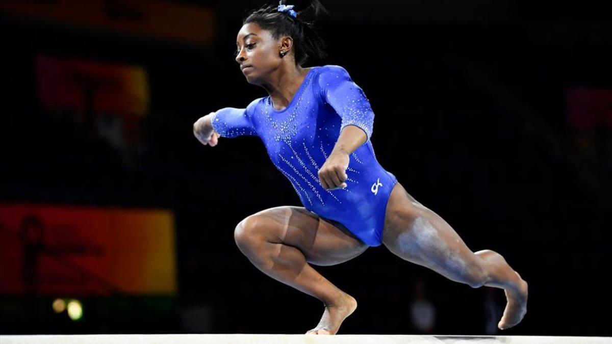 Biles aplaza su retirada un año para estar en Tokio