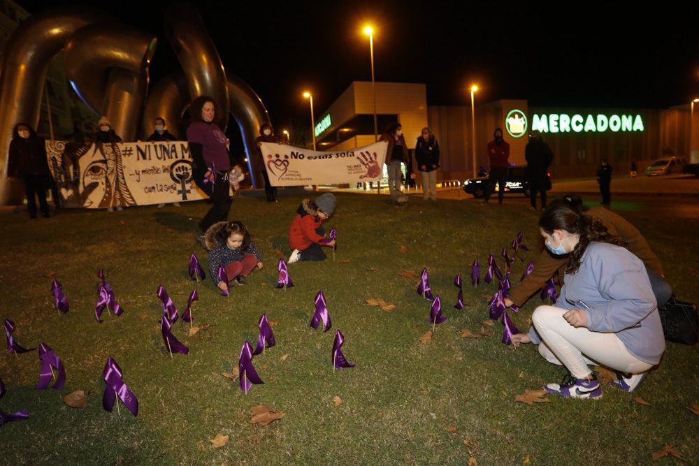 Manifestación en las calles del Port de Sagunt, el 25N contra la violencia machista.