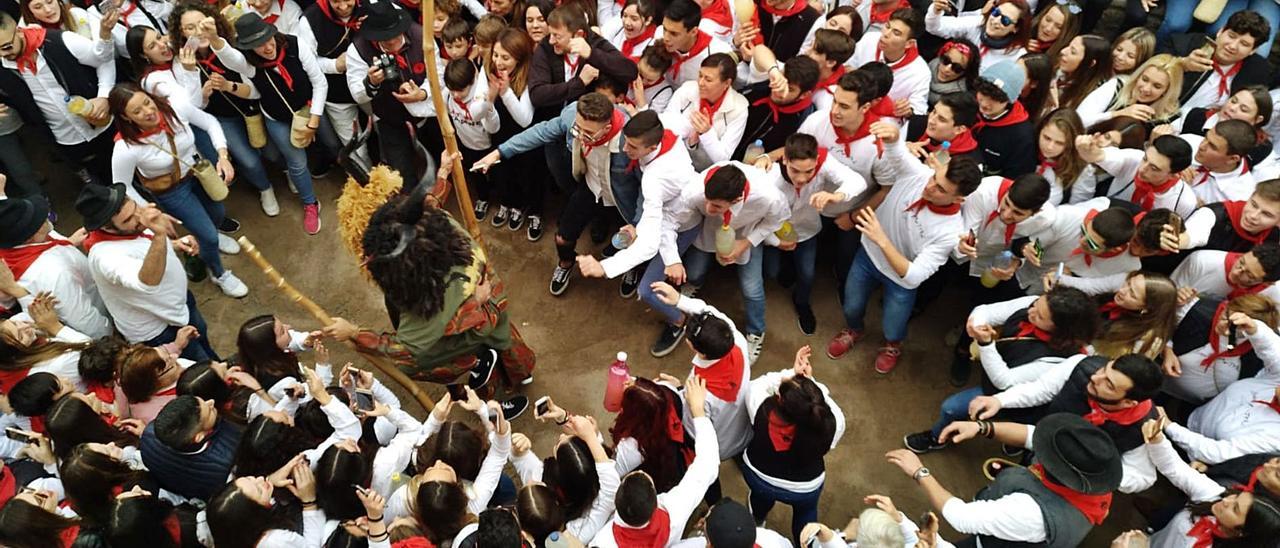 Los ‘dimonis’ en Capdepera, en las fiestas de Sant Antoni del año pasado.