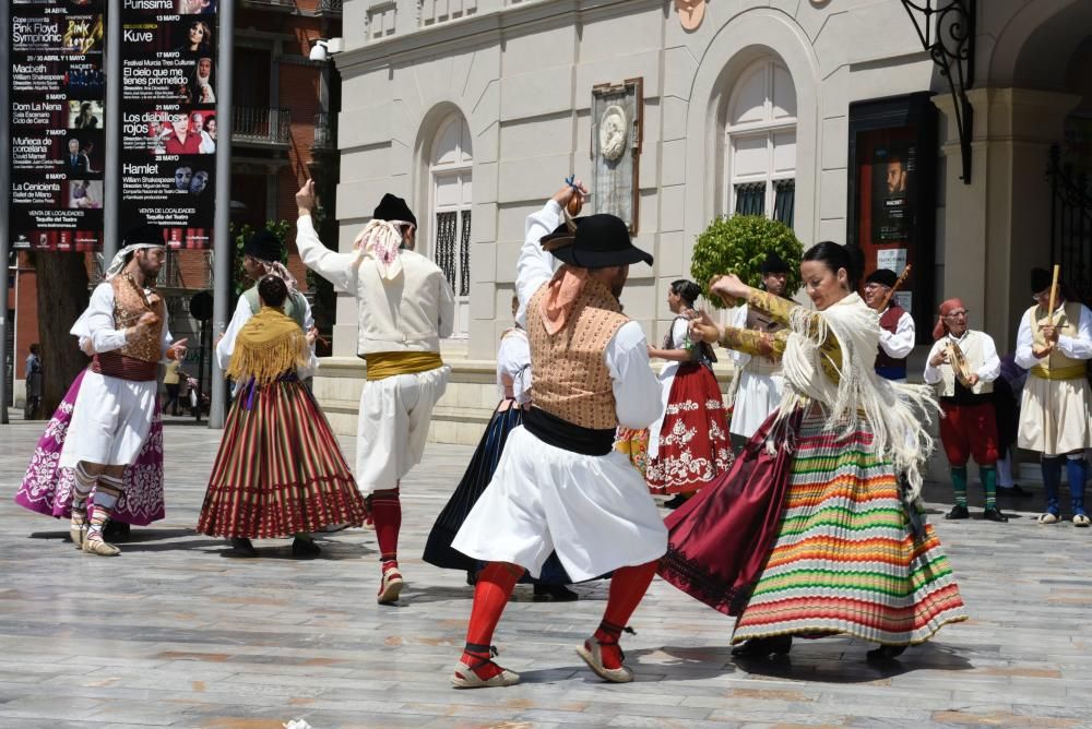 Folclore por el Día de los Mayos