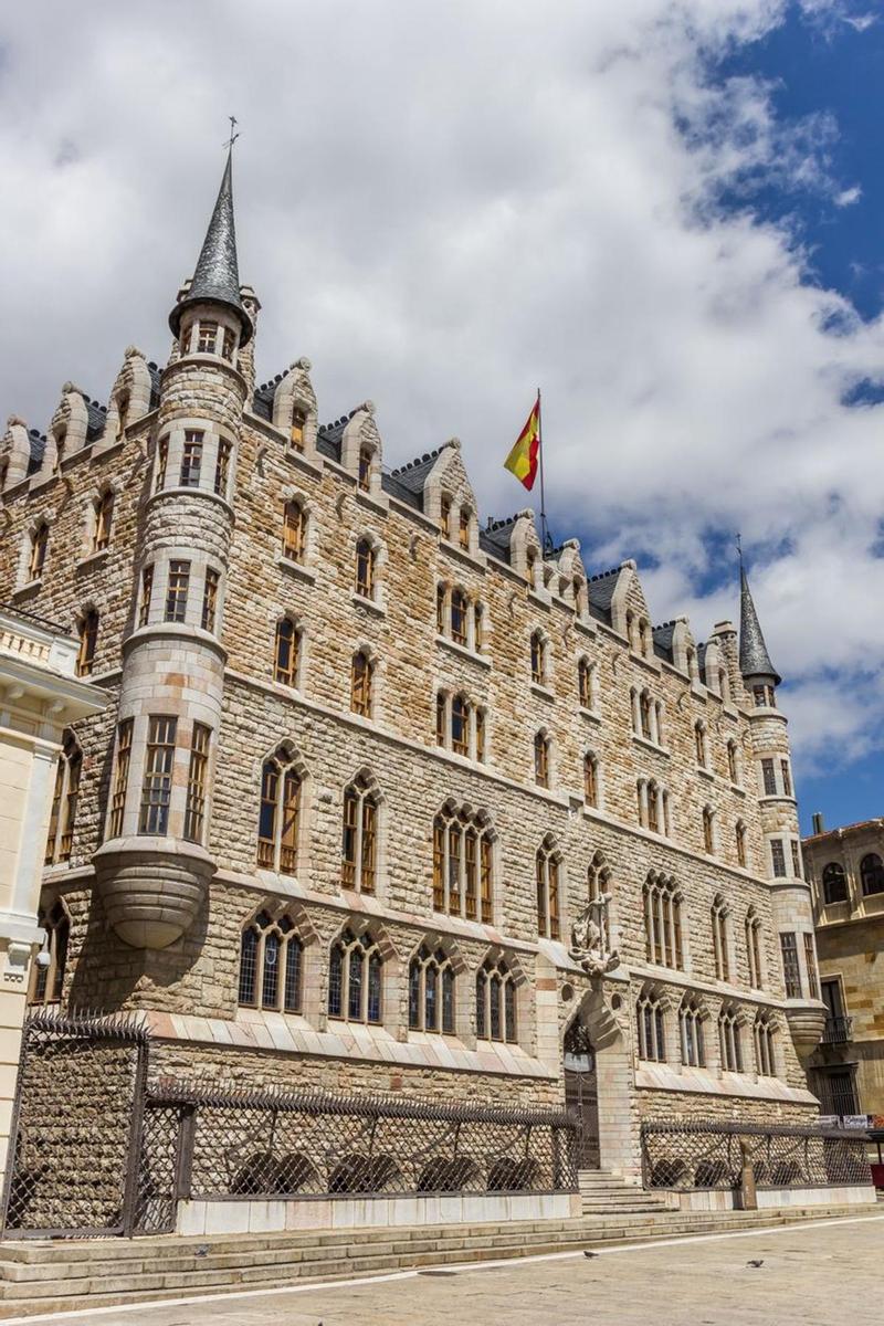 Casa de los Botines en León