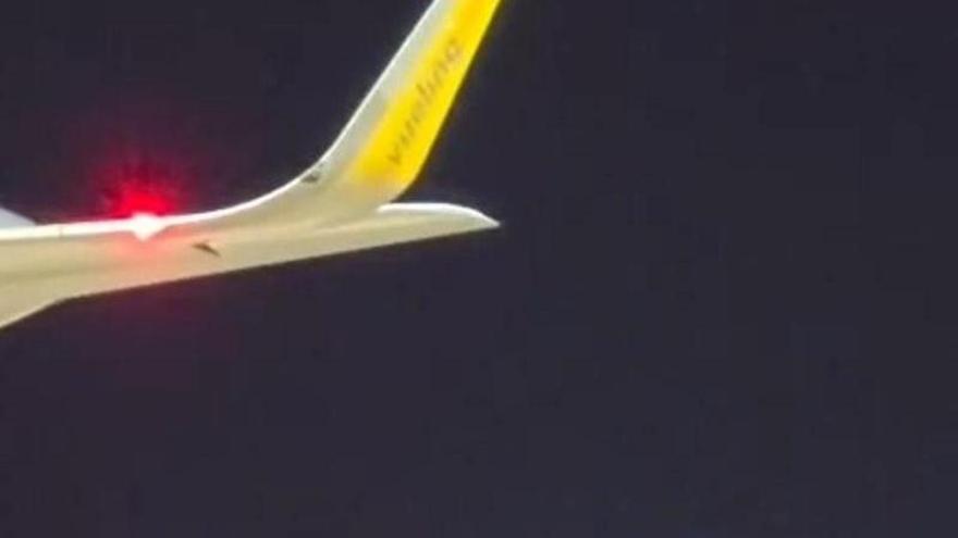 Así fue el operativo de seguridad por la amenaza de bomba en el aeropuerto de Gran Canaria: "Nadie aterriza ni despega"