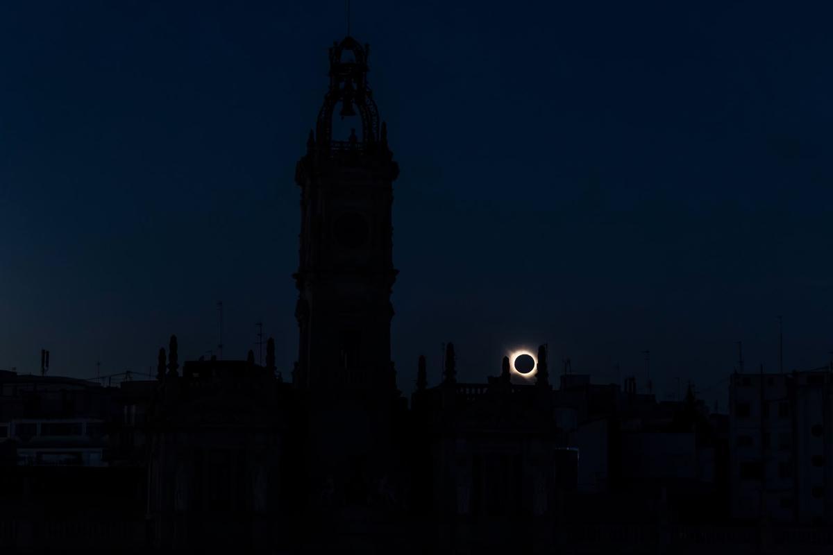 Así ha sido el eclipse de sol total en la Comunitat Valenciana