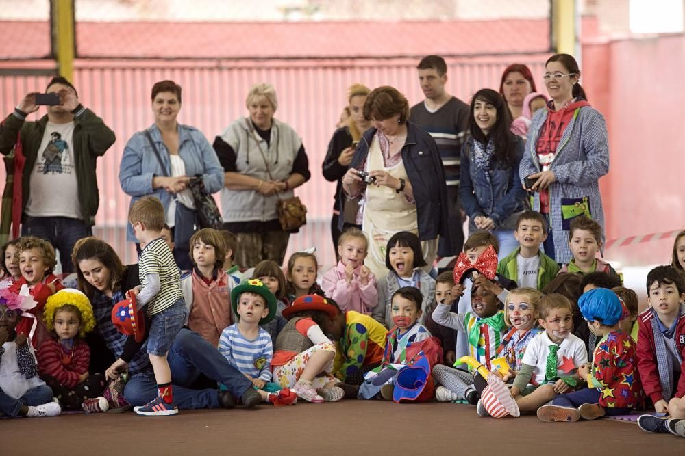 Un circo en el colegio Laviada