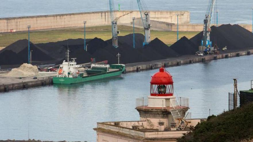 España dispara la reventa de carbón a otros países en pleno bloqueo de la UE a Rusia