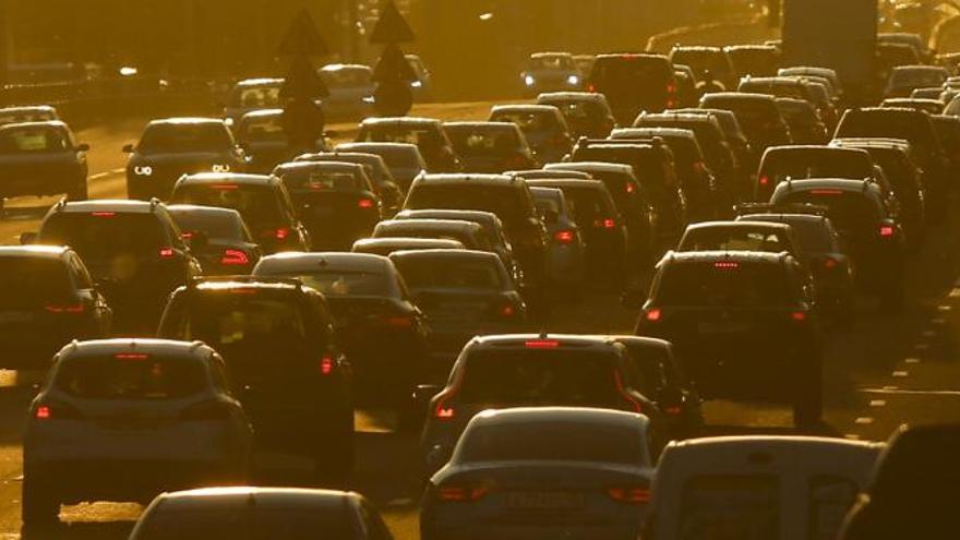 Congestión de tráfico y contaminación en Moscú