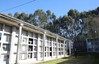 El Concello pavimentará 1.000 m2 de pasillos interiores del cementerio de Beluso