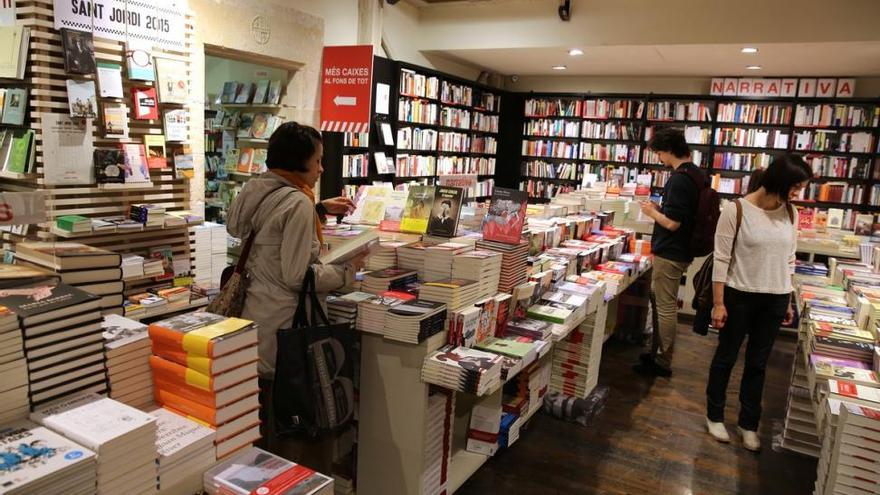 Las ventas del libro literario siguen cayendo en España