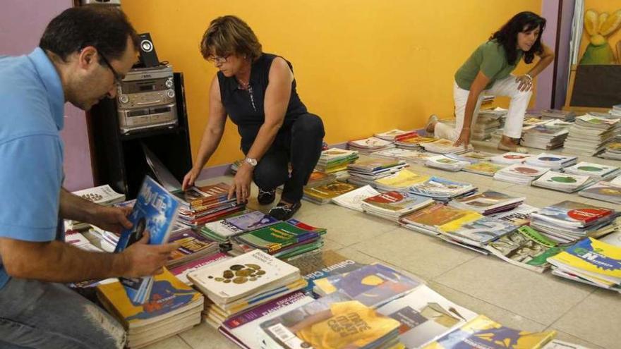 Cientos de gallegos compran y venden libros de texto en el mercado de segunda mano