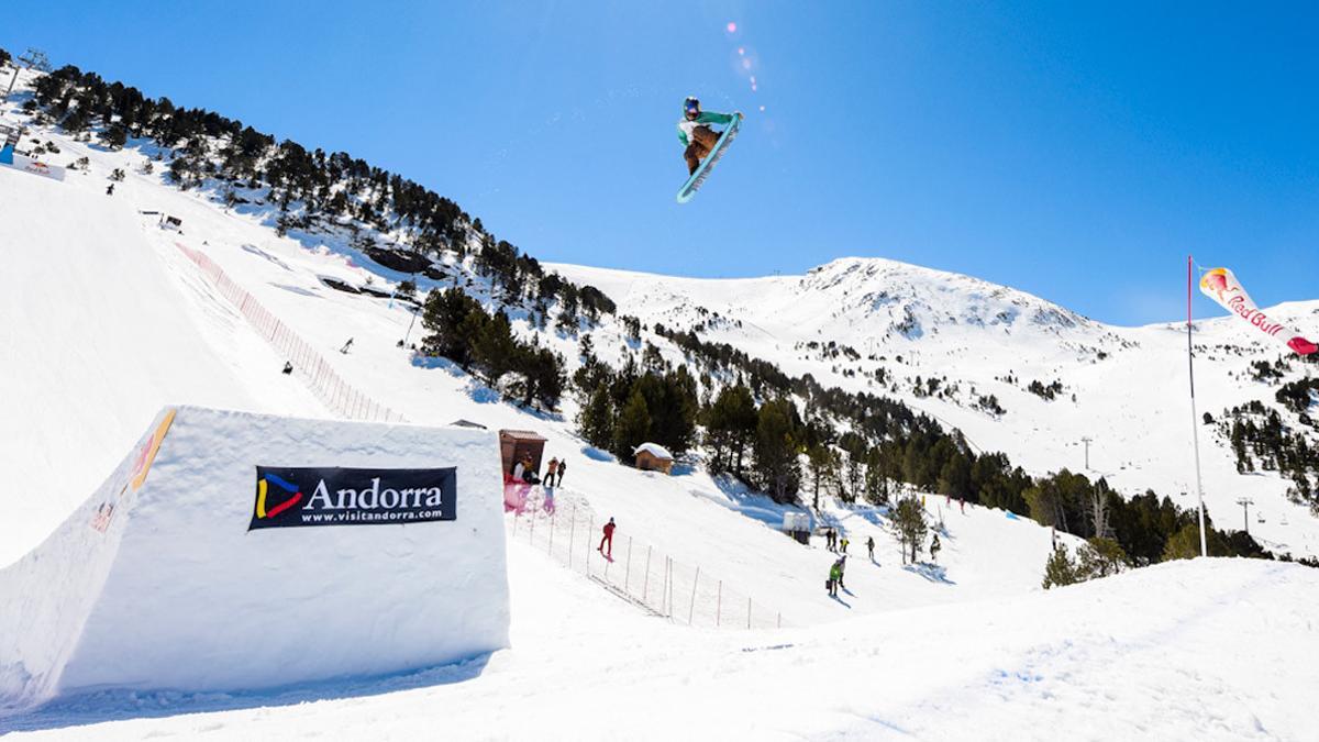 Un 'rider' ejecuta un salto durante la pasada edición del Total Fight, en Grandvalira