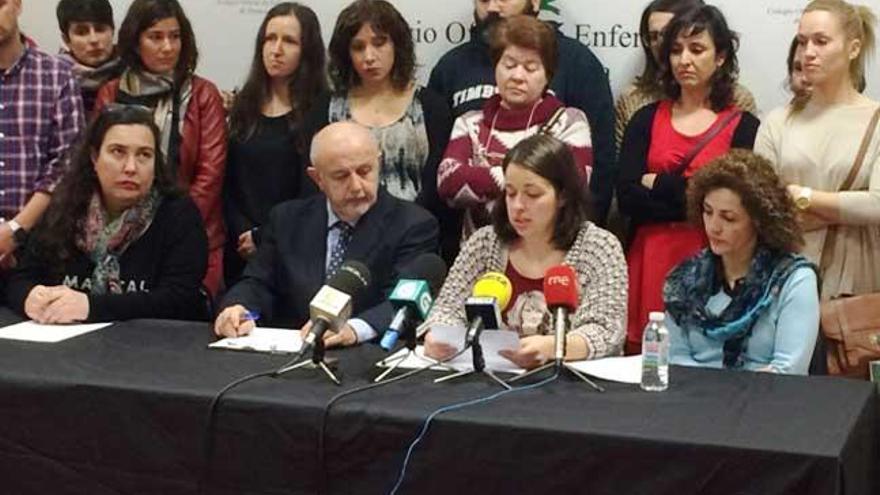 Matronas y auxiliares del Álvaro Cunqueiro durante su comparecencia // Colegio de Enfermería de Pontevedra